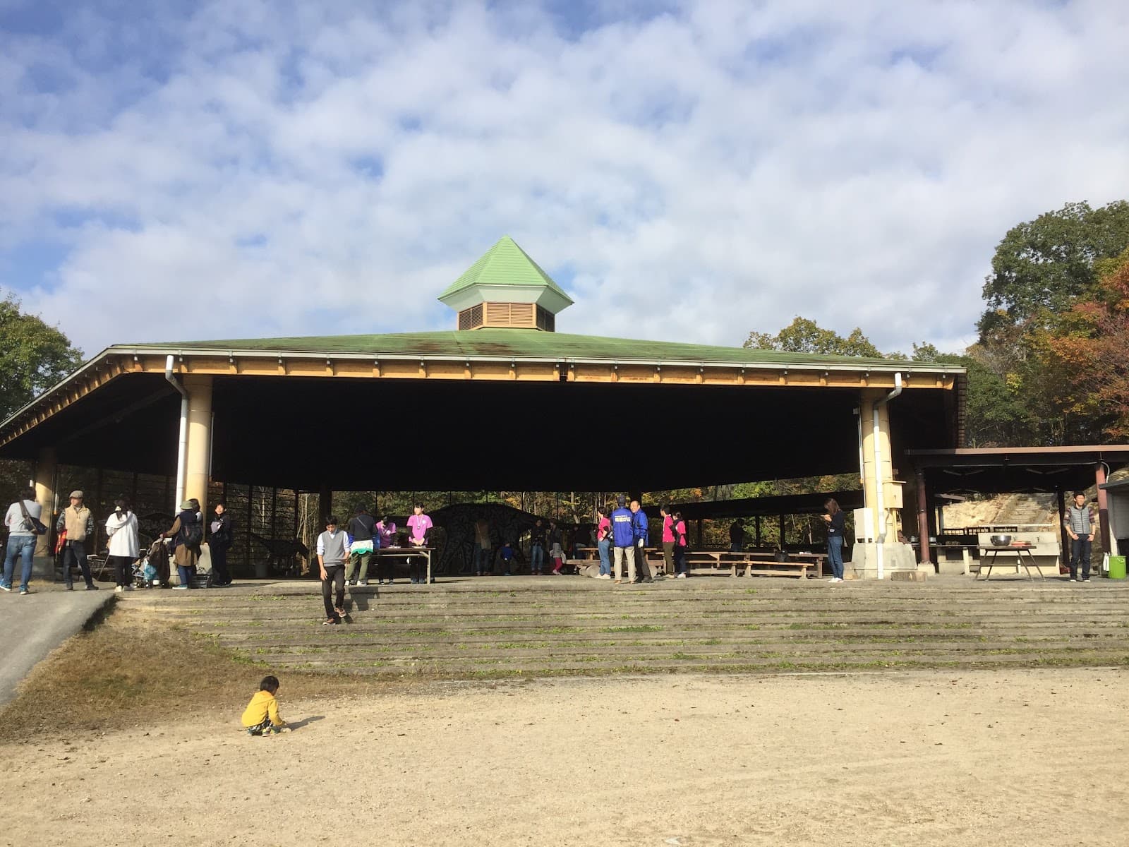 希望が丘 東雨天活動場