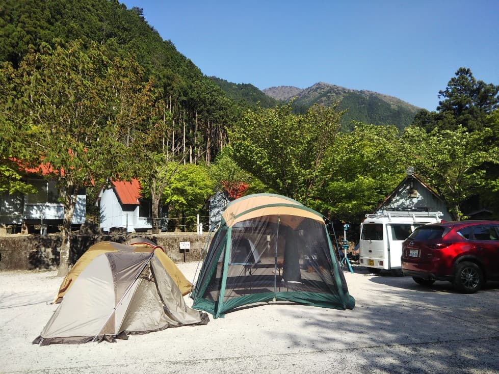 すぎのこキャンプ場バンガロー村