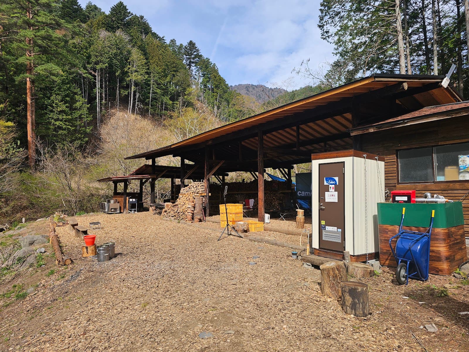 キャンロクパーク 三つ峠（キャンプ&グランピング）