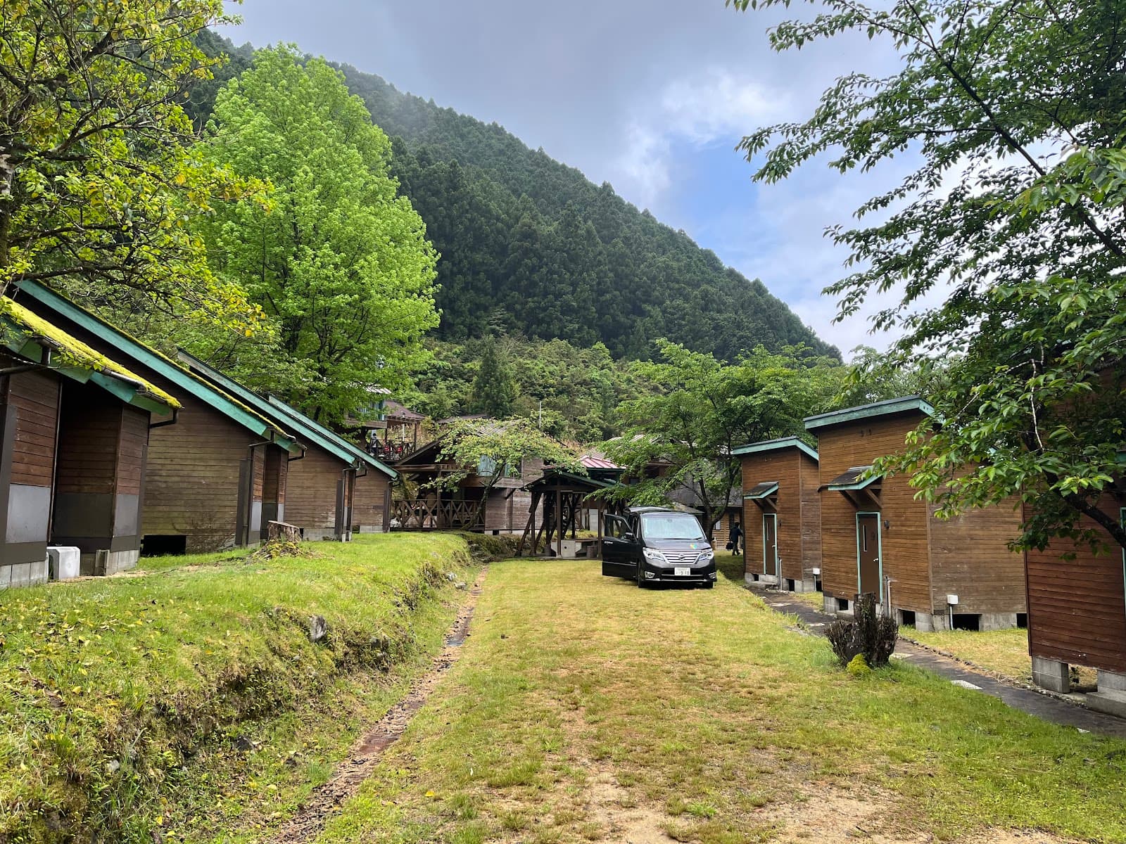 百間山渓谷キャンプ村