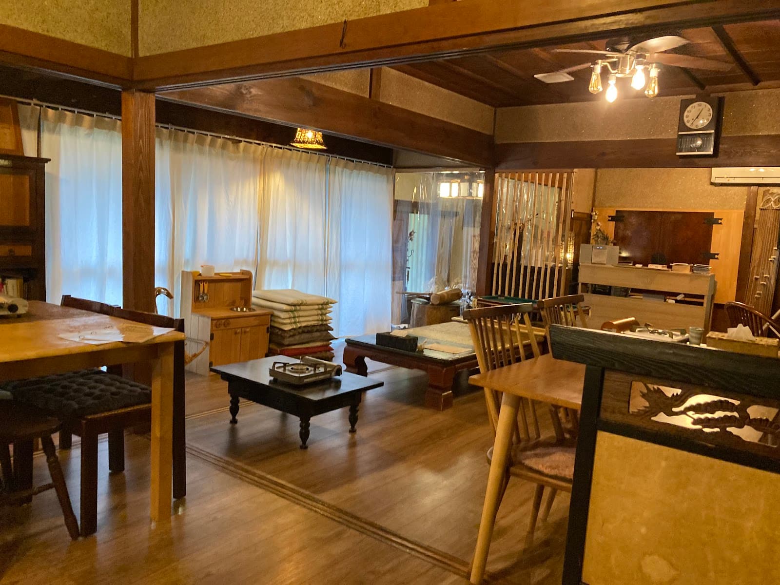 山小屋あけび
