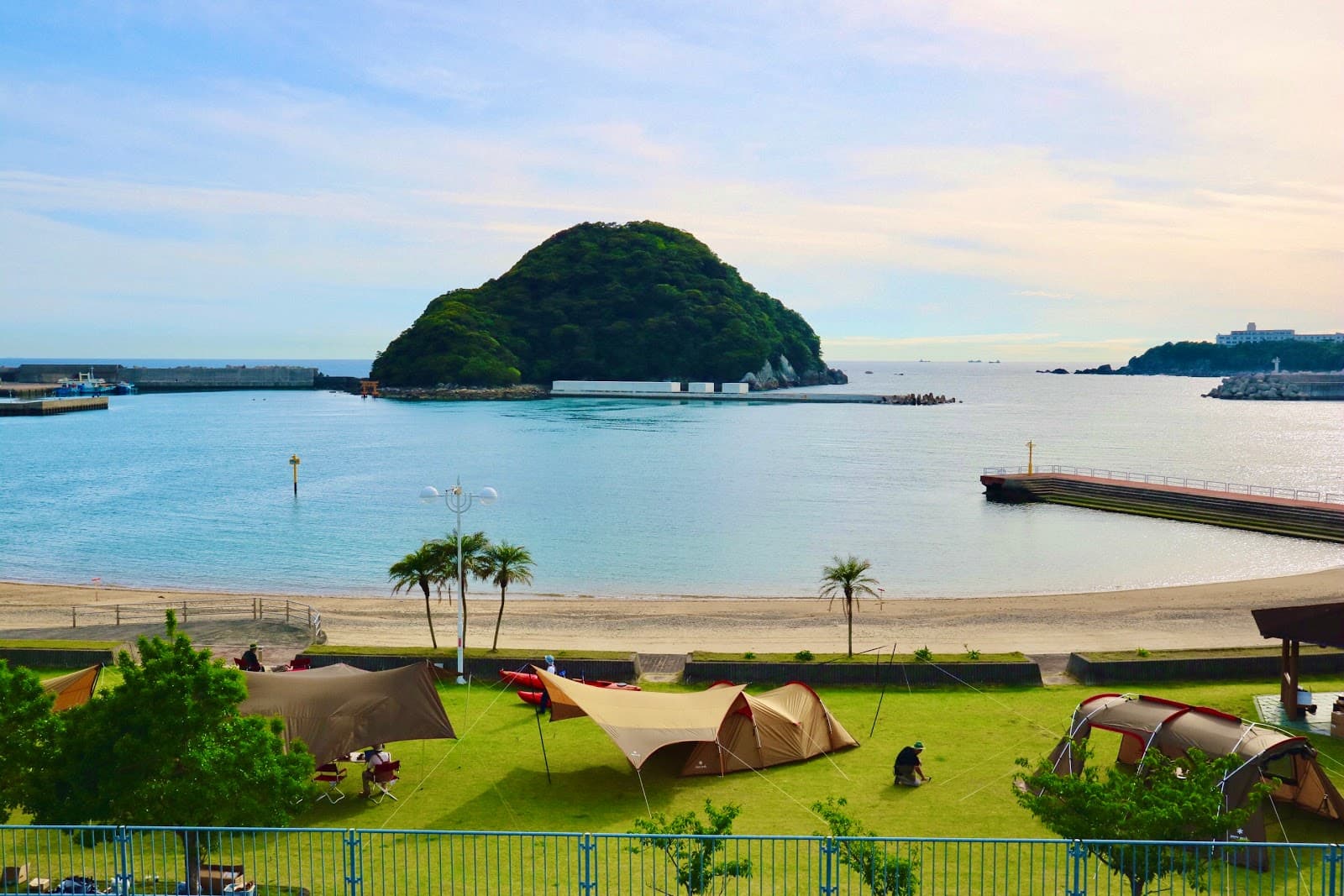 FRONT110｜スサミトラベルカウンター フロント110