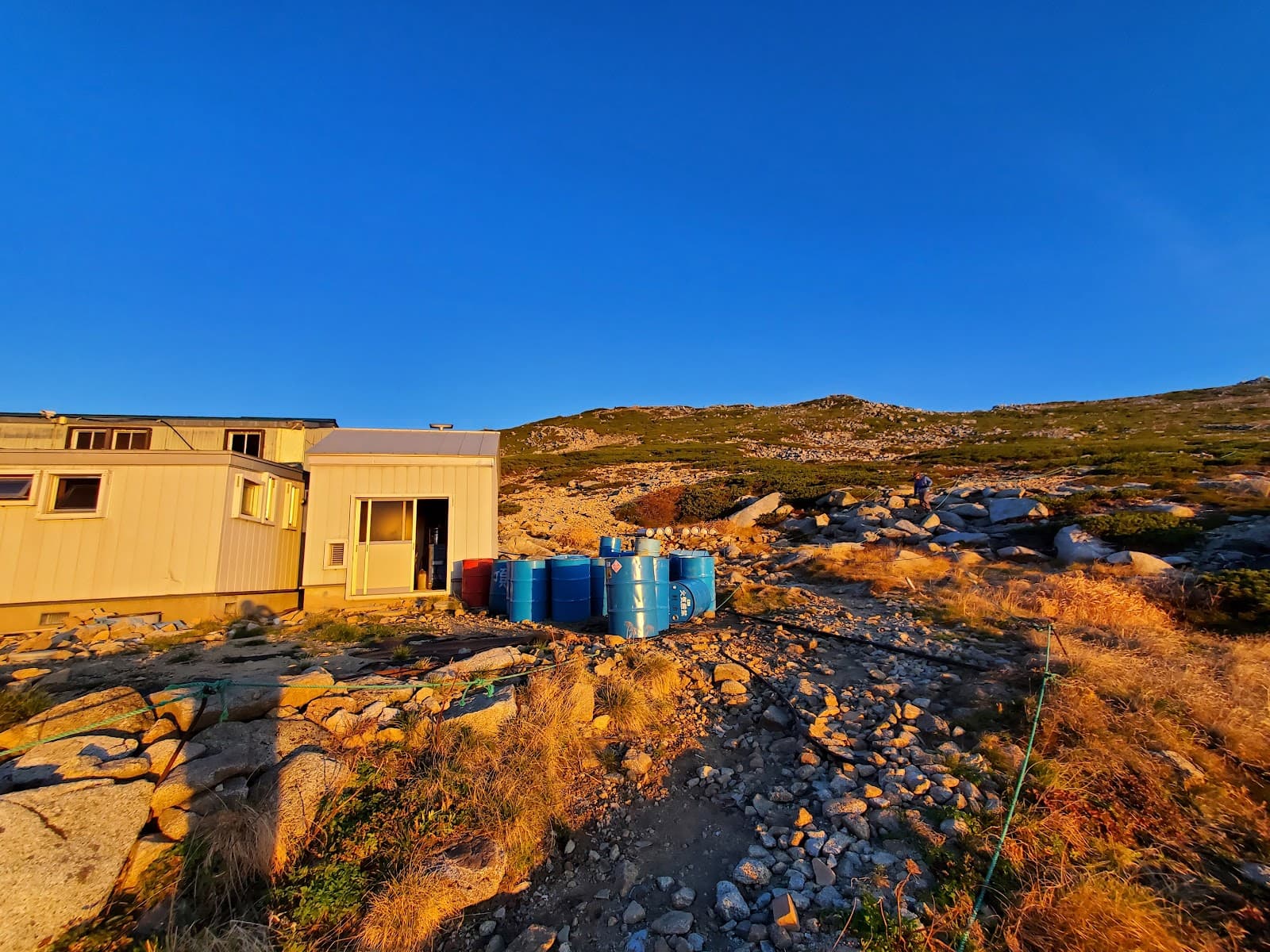 頂上山荘 テント場
