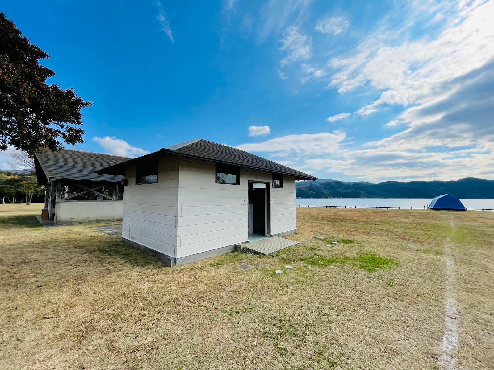 御立岬公園キャンプ場｢海の音｣