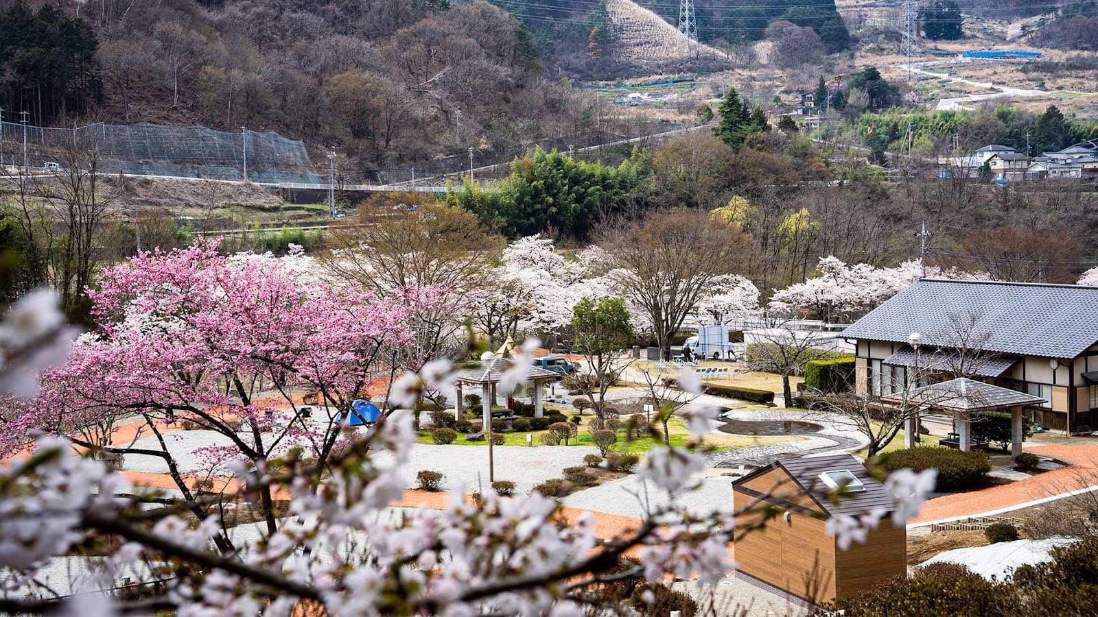御坂路さくら公園オートキャンプ場