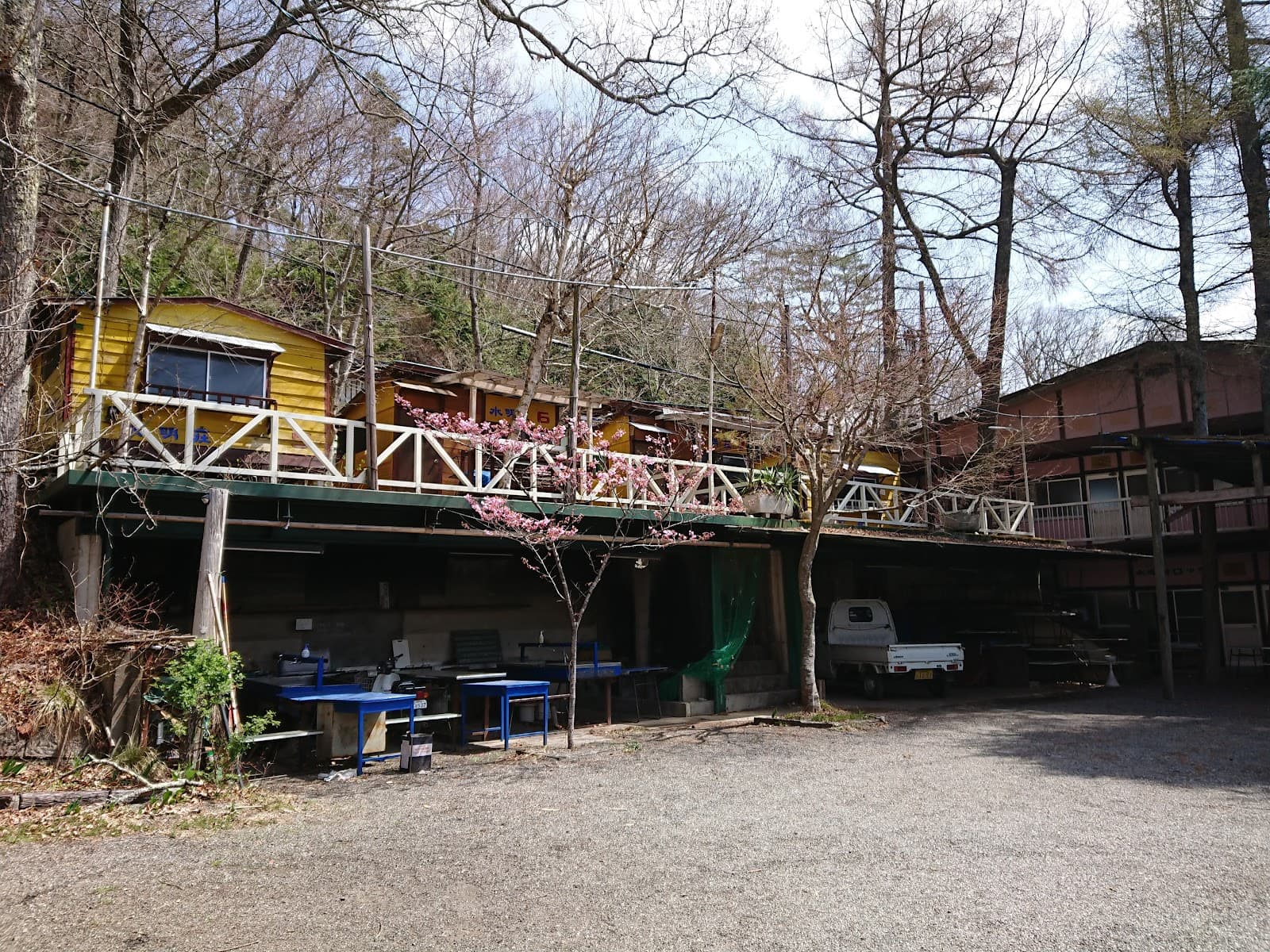 四尾連湖 水明荘キャンプ場