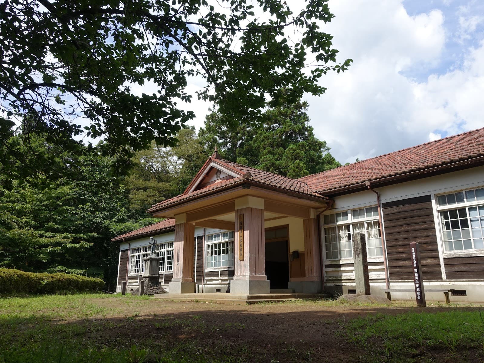 足柄森林公園 丸太の森