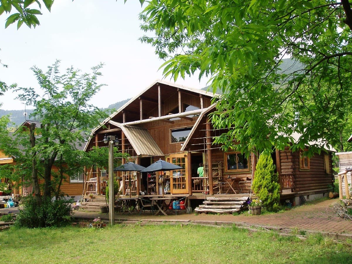 ホールアース自然学校