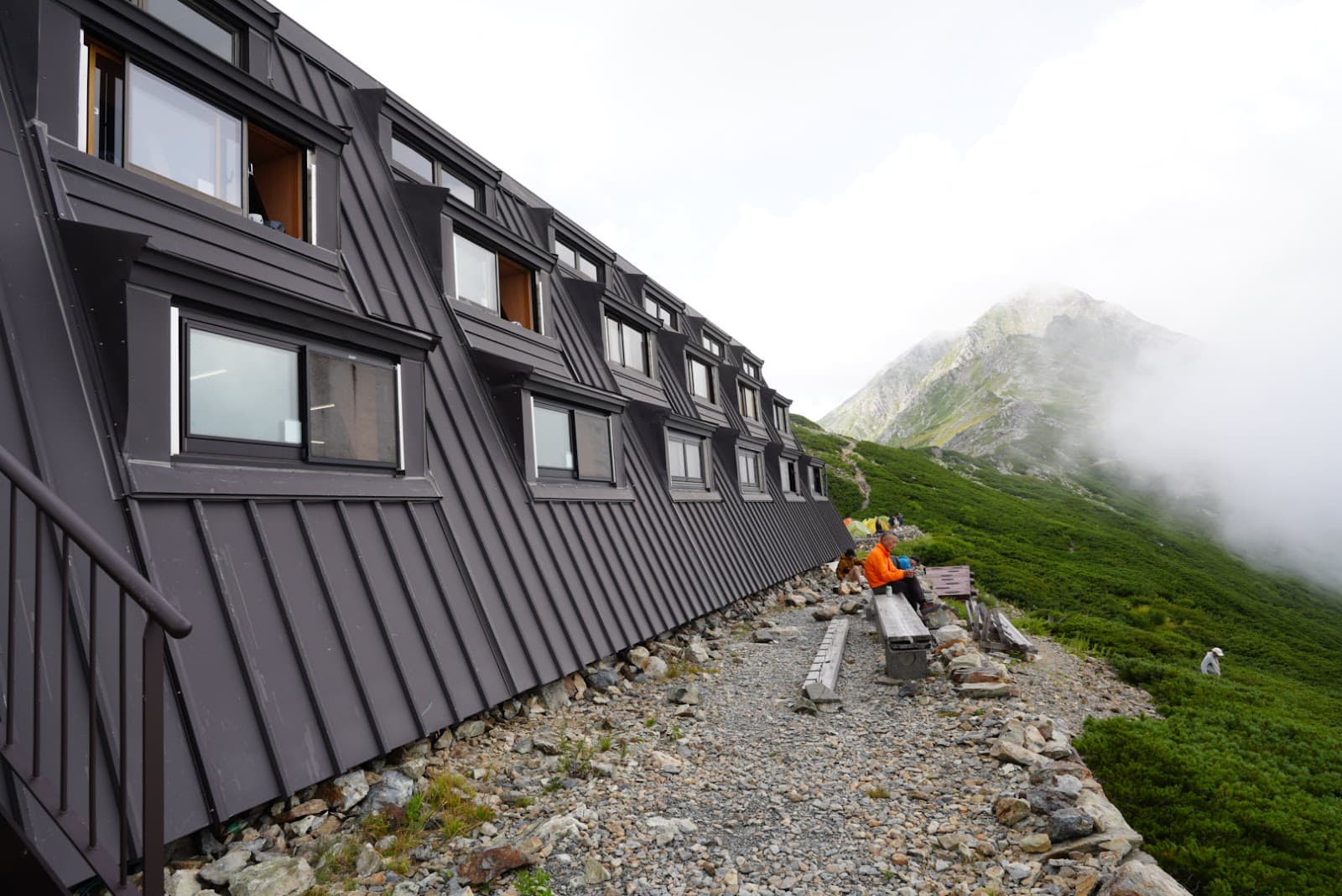 北岳山荘テント場