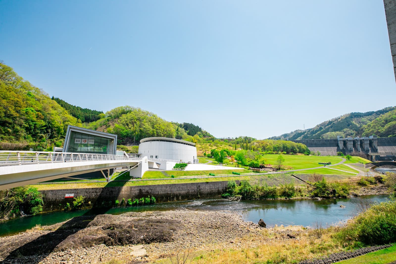 キャンプフィールド (道の駅 スプリングスひよし)
