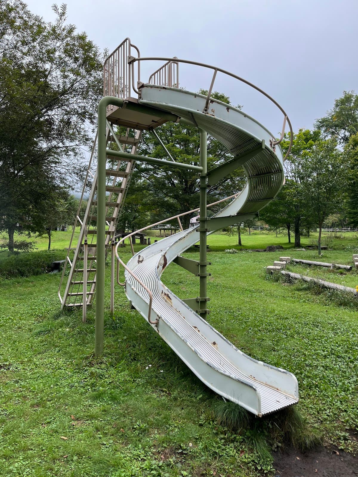 ぐるぐる滑り台