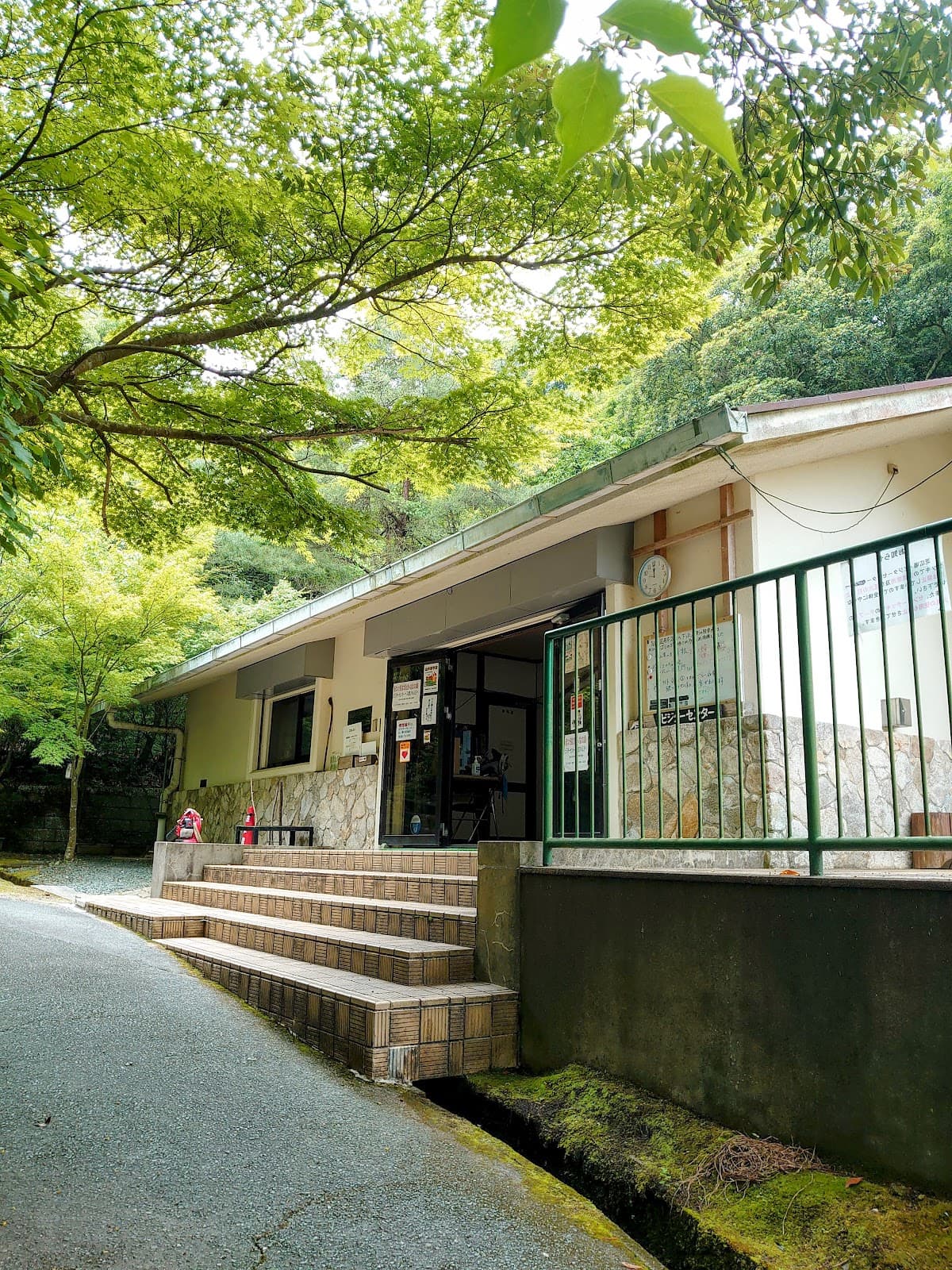 丸山キャンプ場(小岱山ふるさと自然公園ビジターセンター)