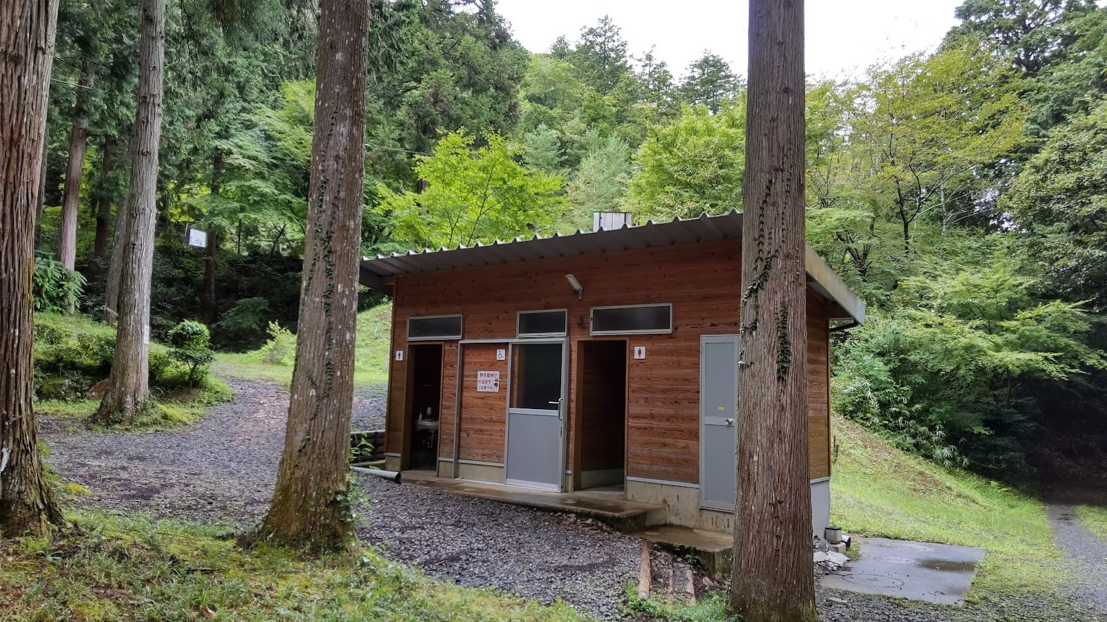 日ヶ奥渓谷多利区営キャンプ場