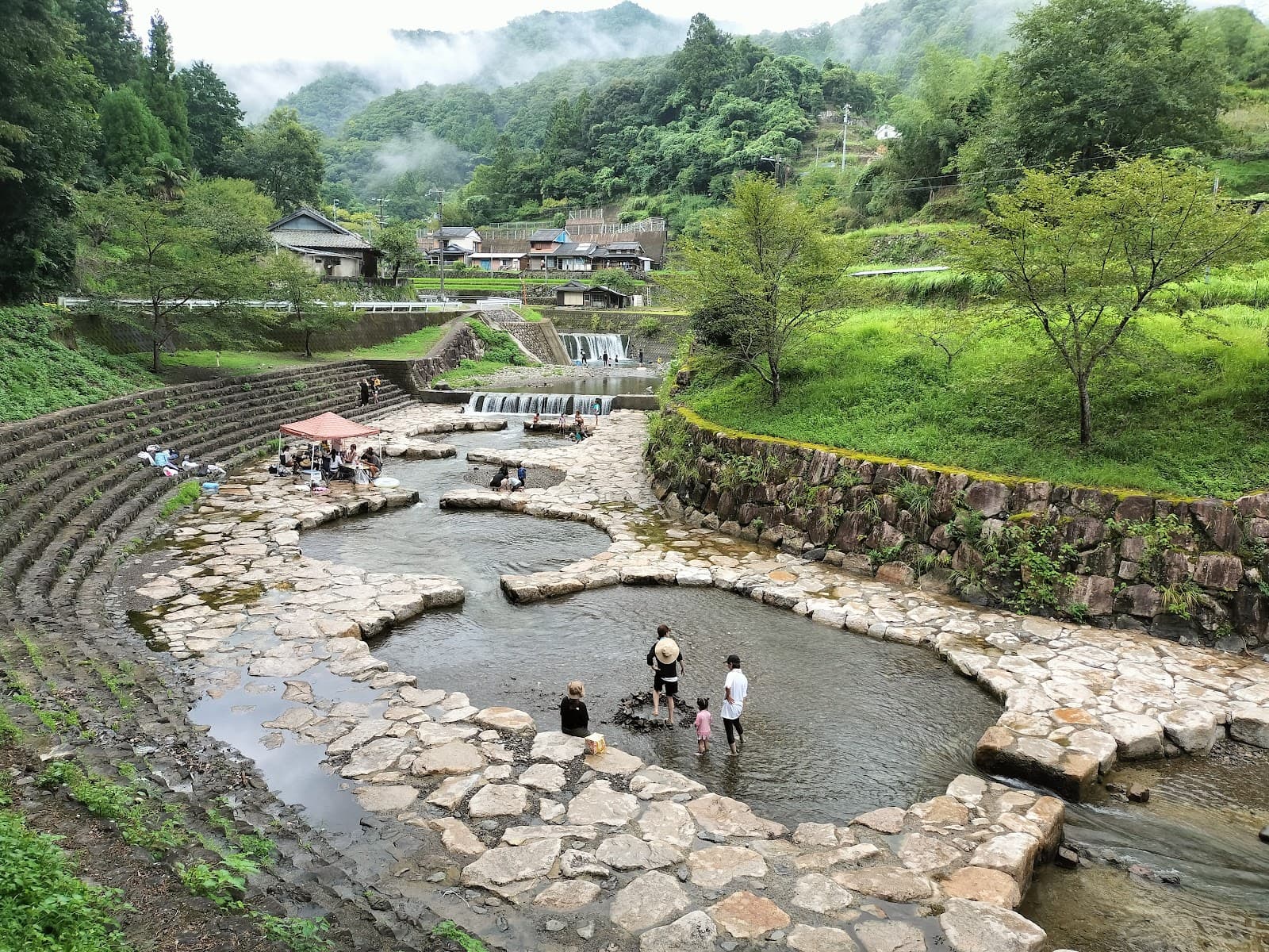 猪谷川水辺公園