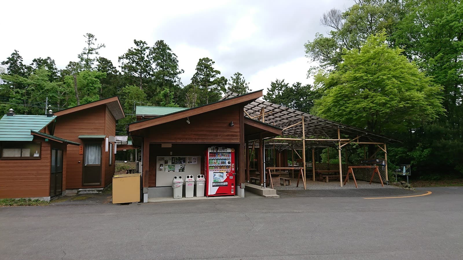 萬城の滝キャンプ場管理棟