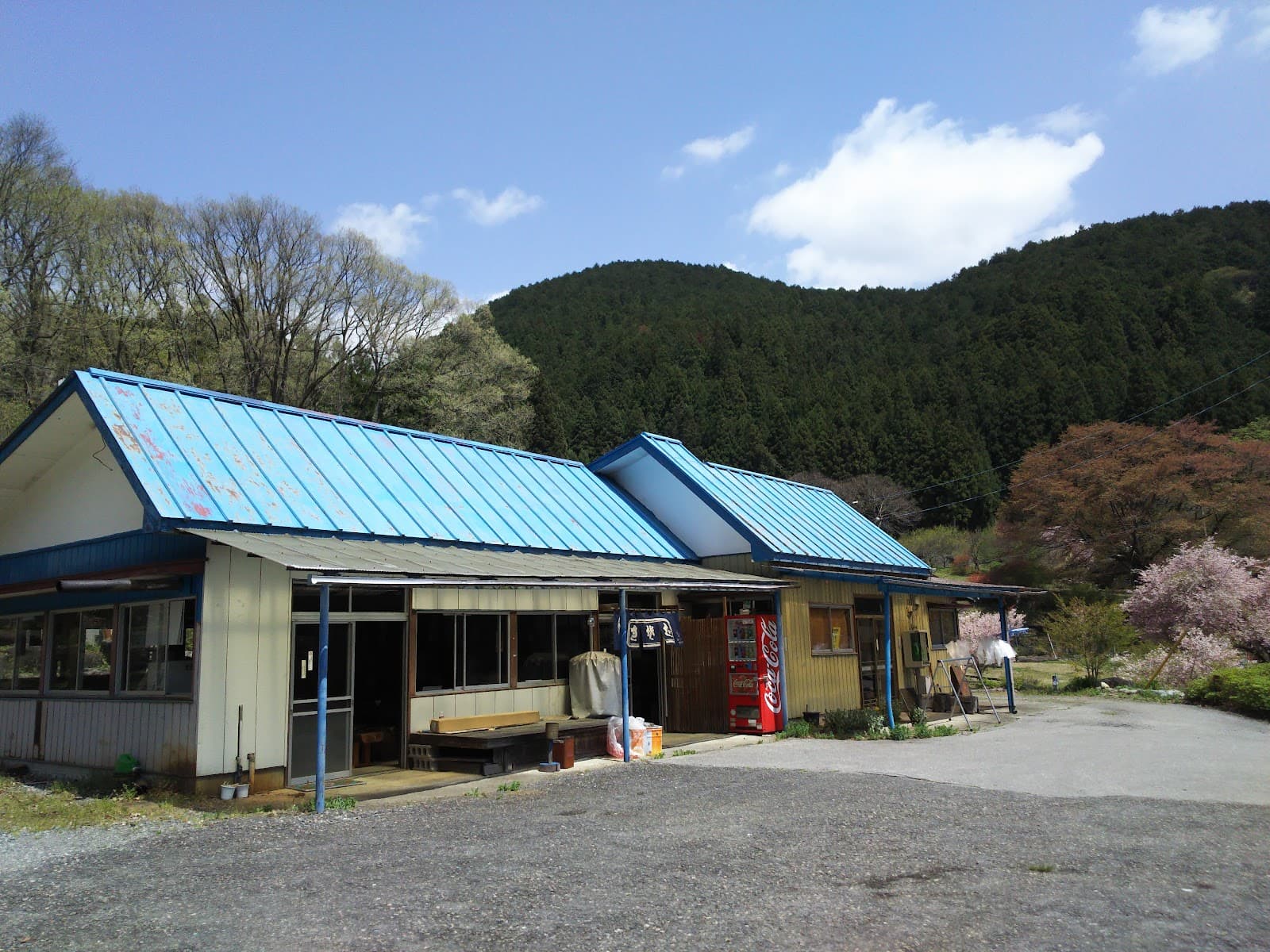 山の神バンガロー