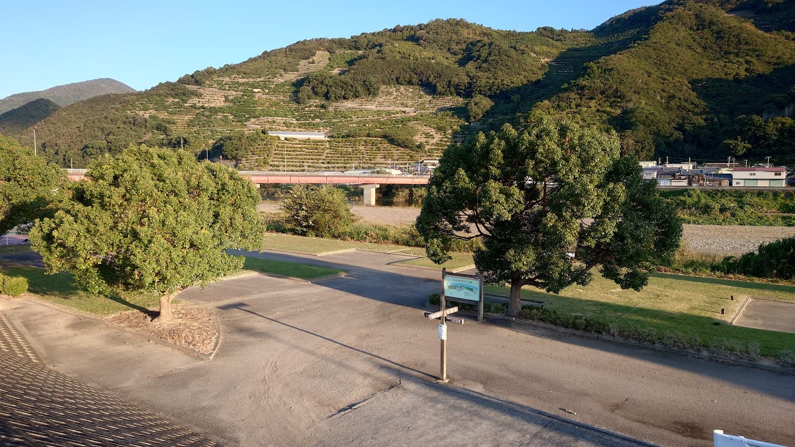 GOLDEN RIVER the Field(花の里河川公園キャンプ場）